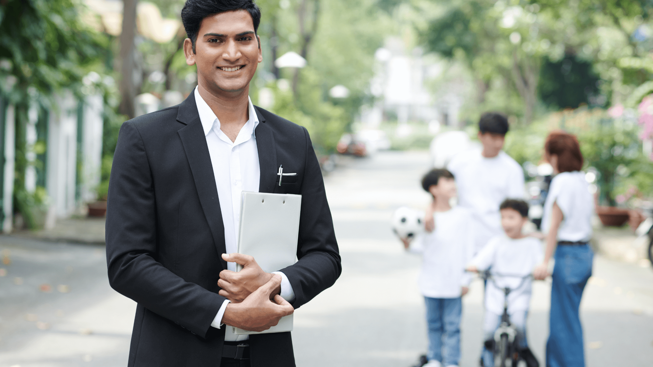 choose the right insurance broker for your business | crest insurance group